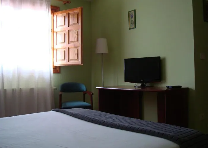 Hotel L'ermita Casa Ripo